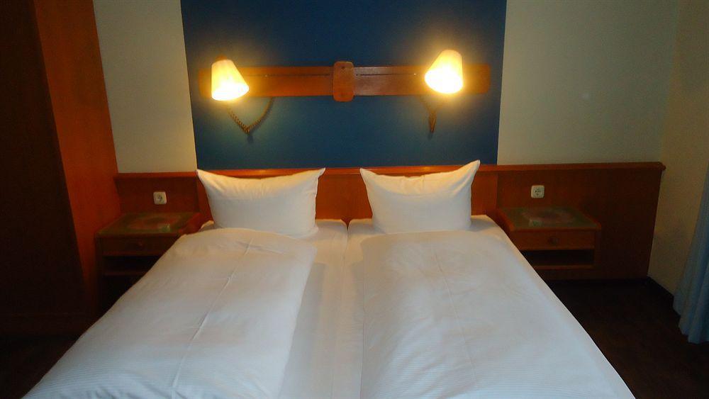 Hotel Rahlstedter Hof Amburgo Esterno foto