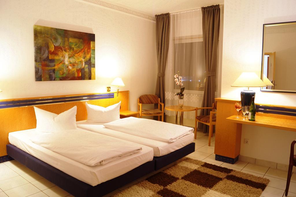 Hotel Rahlstedter Hof Amburgo Esterno foto