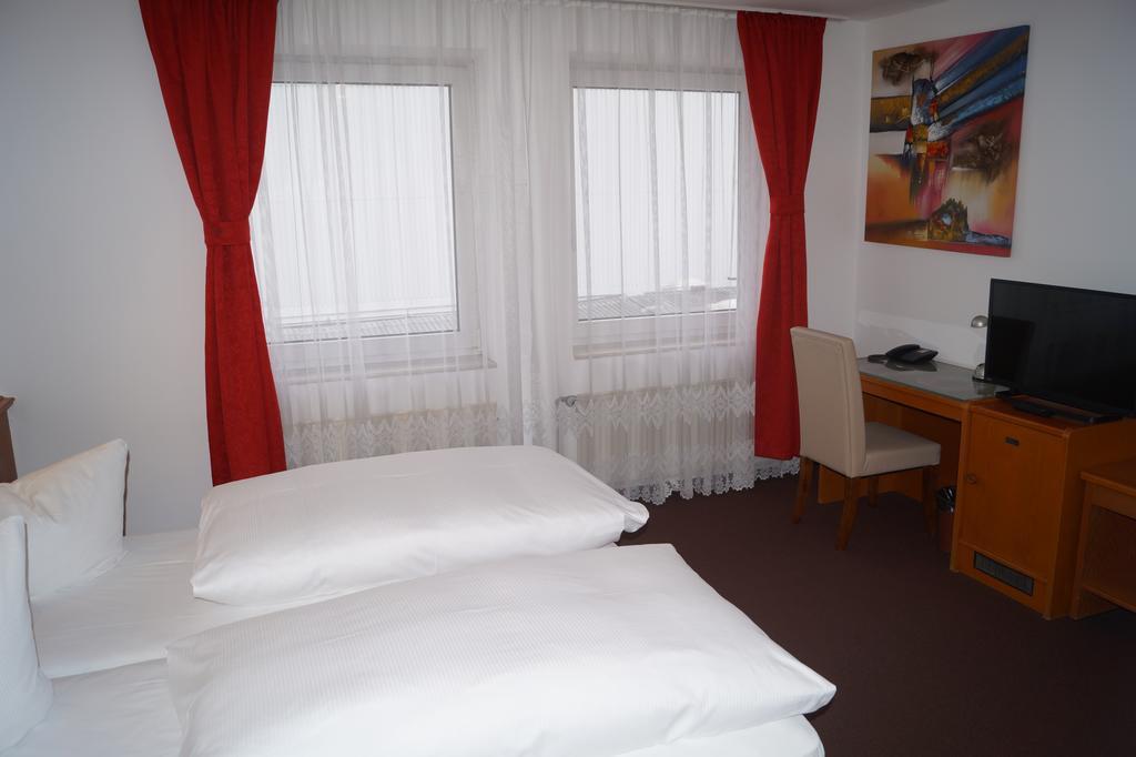 Hotel Rahlstedter Hof Amburgo Esterno foto
