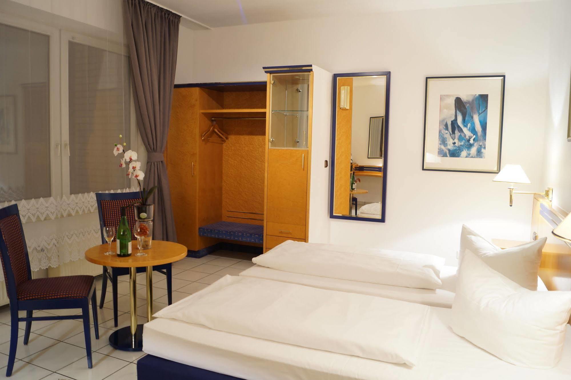 Hotel Rahlstedter Hof Amburgo Esterno foto
