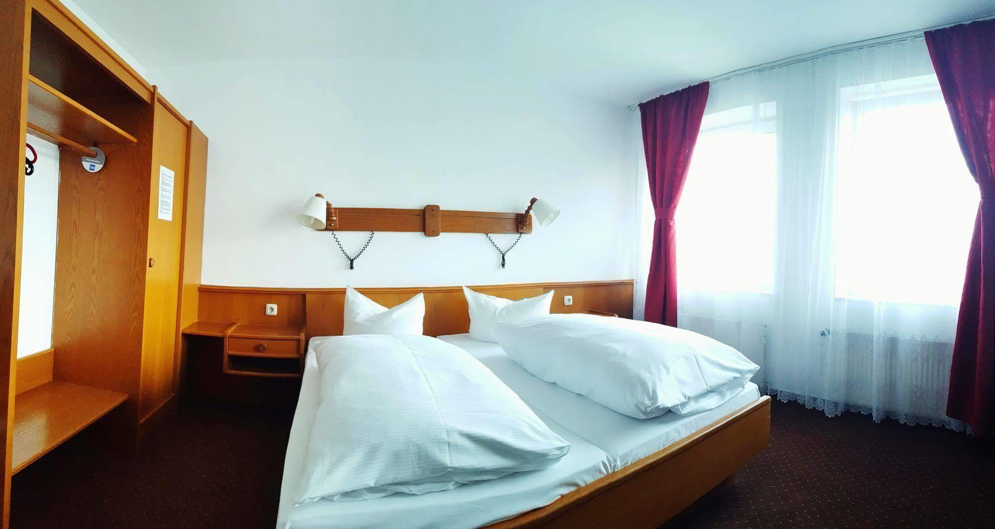 Hotel Rahlstedter Hof Amburgo Esterno foto