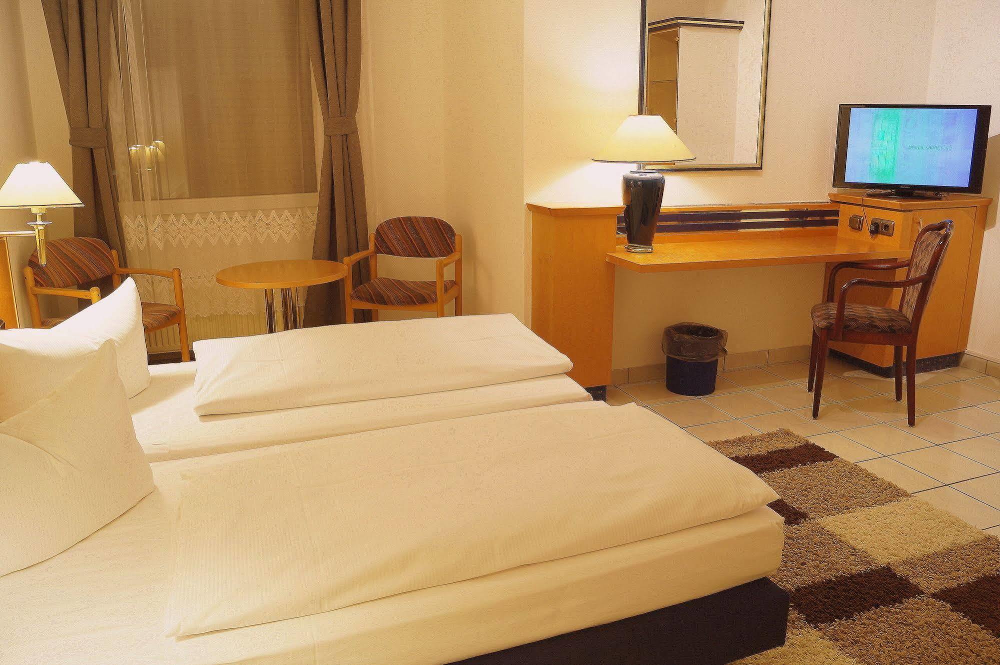 Hotel Rahlstedter Hof Amburgo Esterno foto