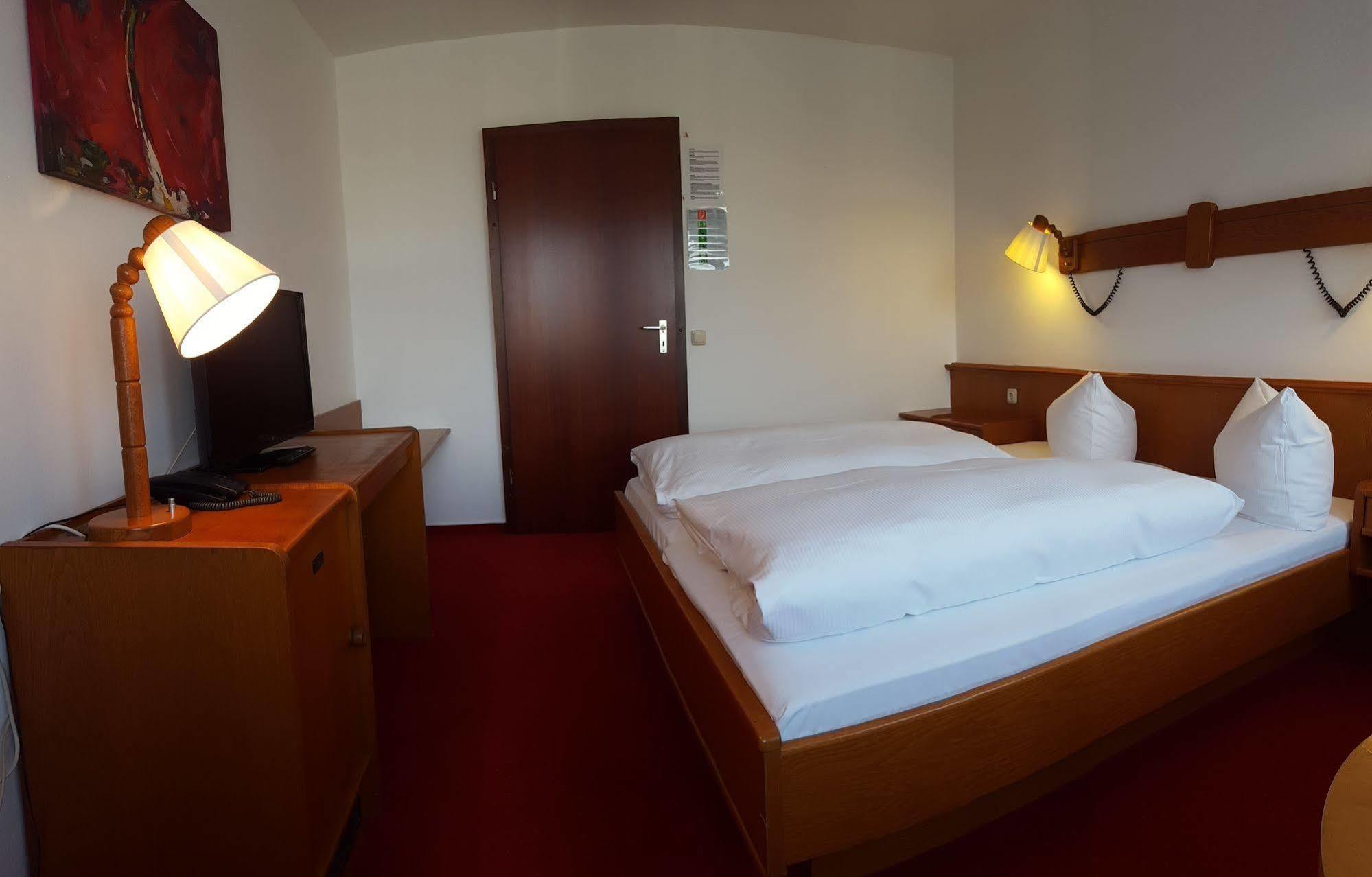 Hotel Rahlstedter Hof Amburgo Esterno foto