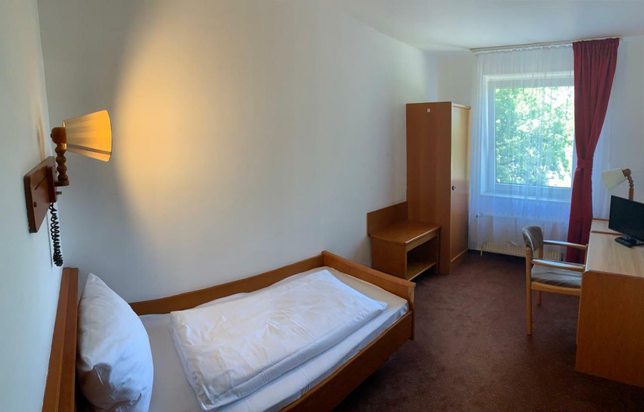 Hotel Rahlstedter Hof Amburgo Esterno foto